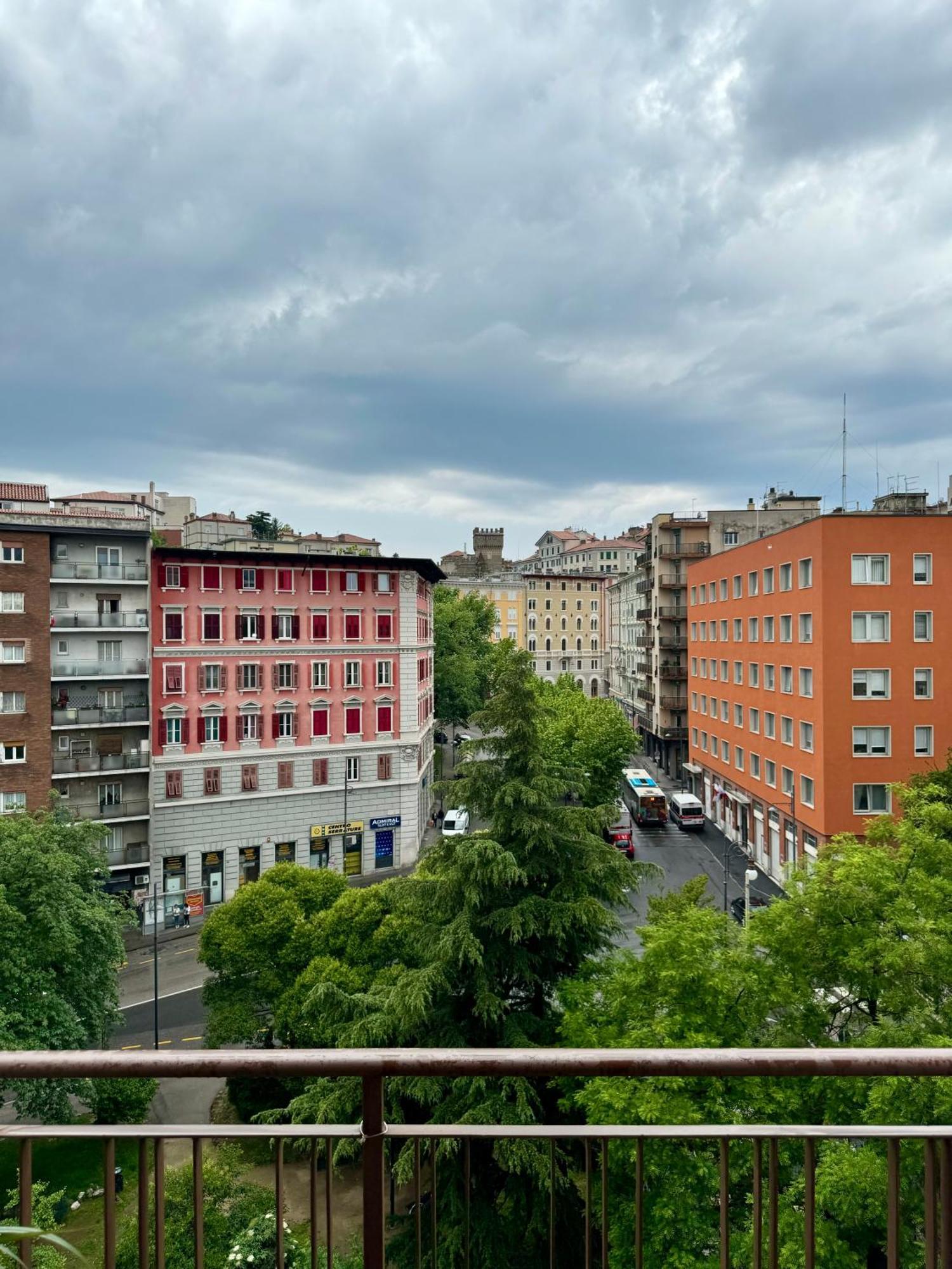 Maison Floran Appartamento In Centro A Trieste Eksteriør billede